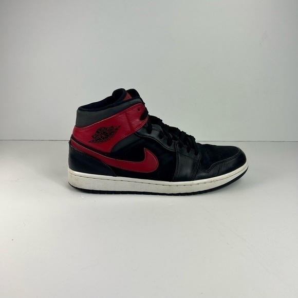 ?nike Air Jordan 1 Mid \'Gym Red\' Men\'s Sneaker Size 11.5 Black Red 554724-024